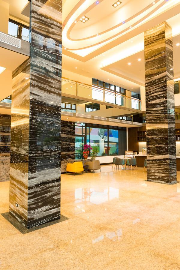 V-Hotel Taitung Bagian luar foto