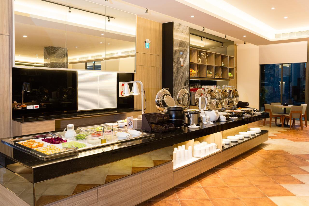 V-Hotel Taitung Bagian luar foto